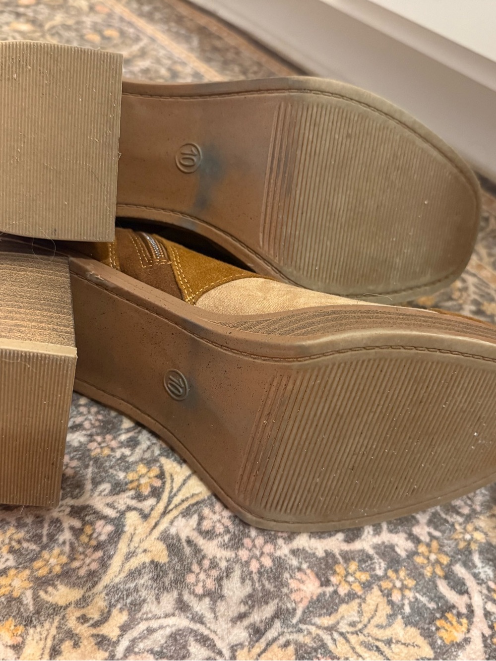 Universal Thread Checkered Boots - Picture 6 of 6